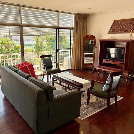 Samsen Suites Spacious 2Br Contemporary Thai Style Banguecoque Exterior foto