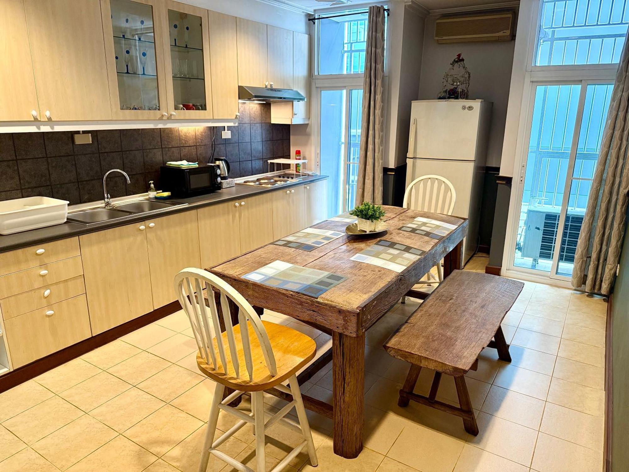 Samsen Suites Spacious 2Br Contemporary Thai Style Banguecoque Exterior foto