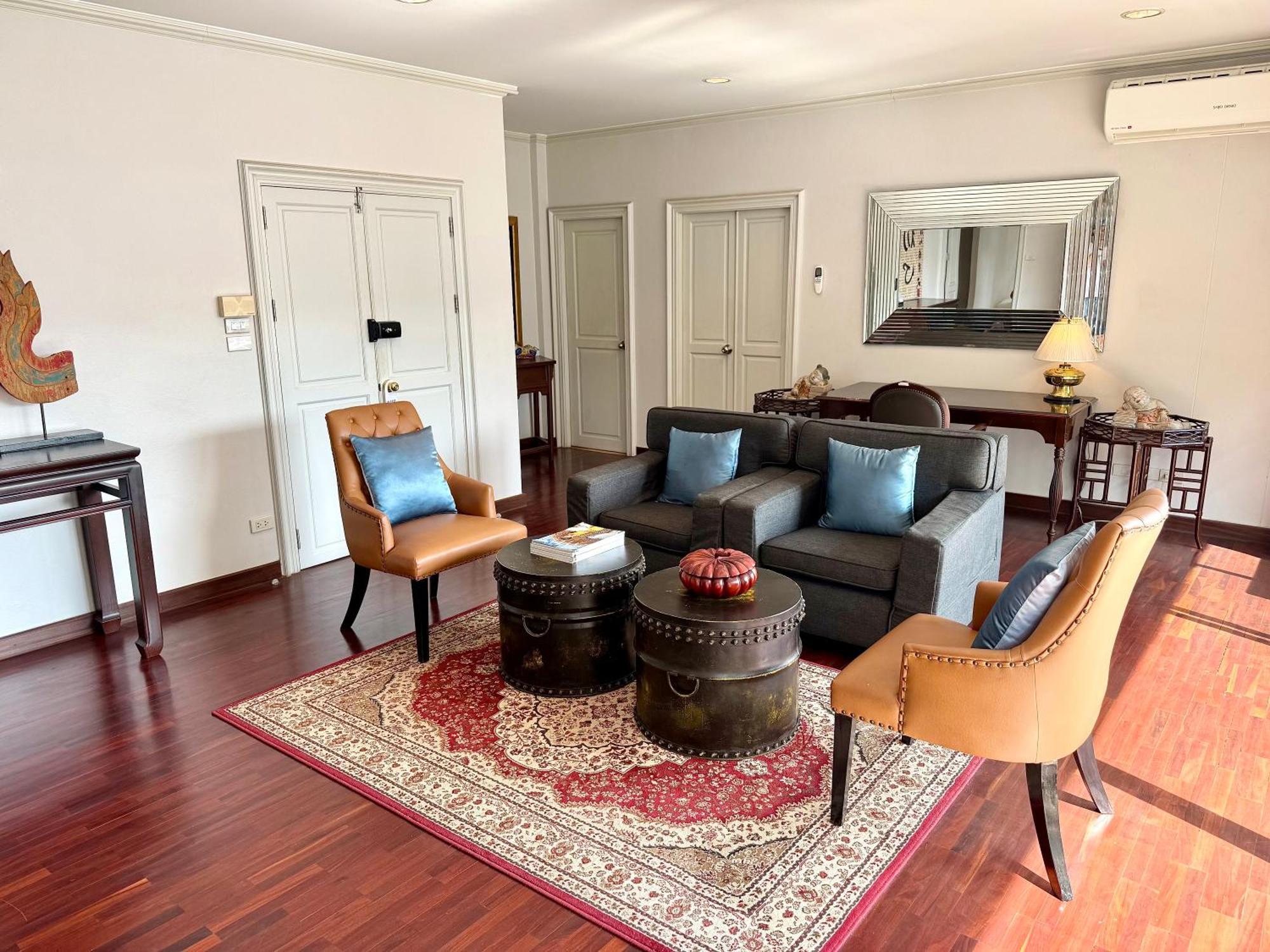 Samsen Suites Spacious 2Br Contemporary Thai Style Banguecoque Exterior foto