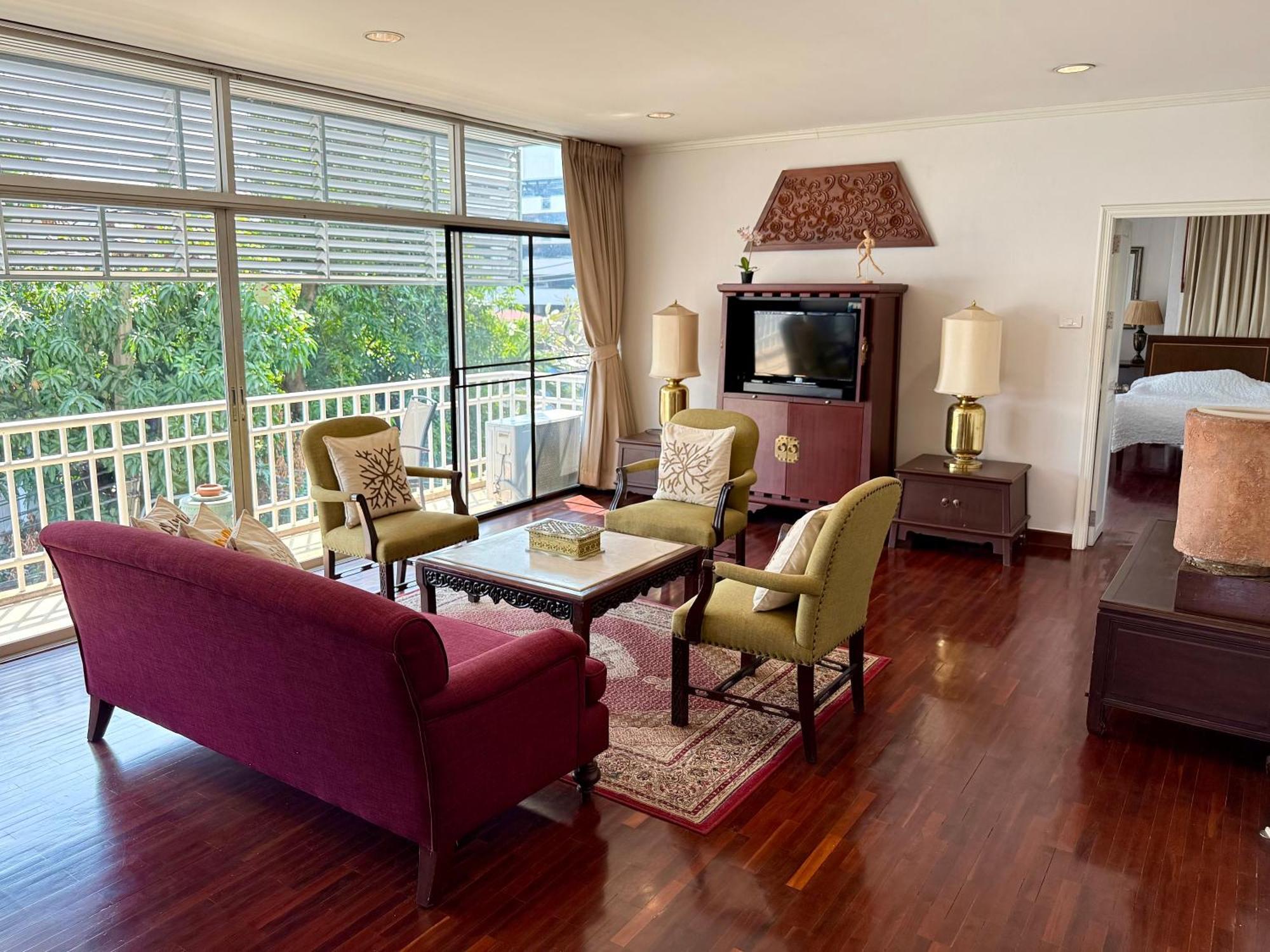 Samsen Suites Spacious 2Br Contemporary Thai Style Banguecoque Exterior foto