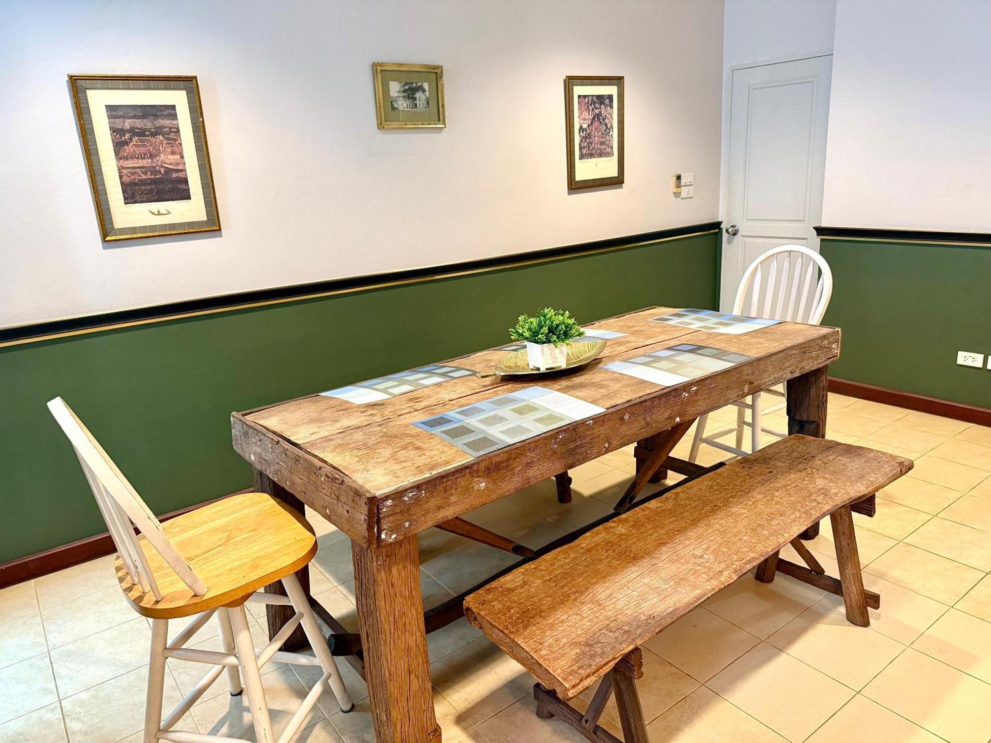 Samsen Suites Spacious 2Br Contemporary Thai Style Banguecoque Exterior foto