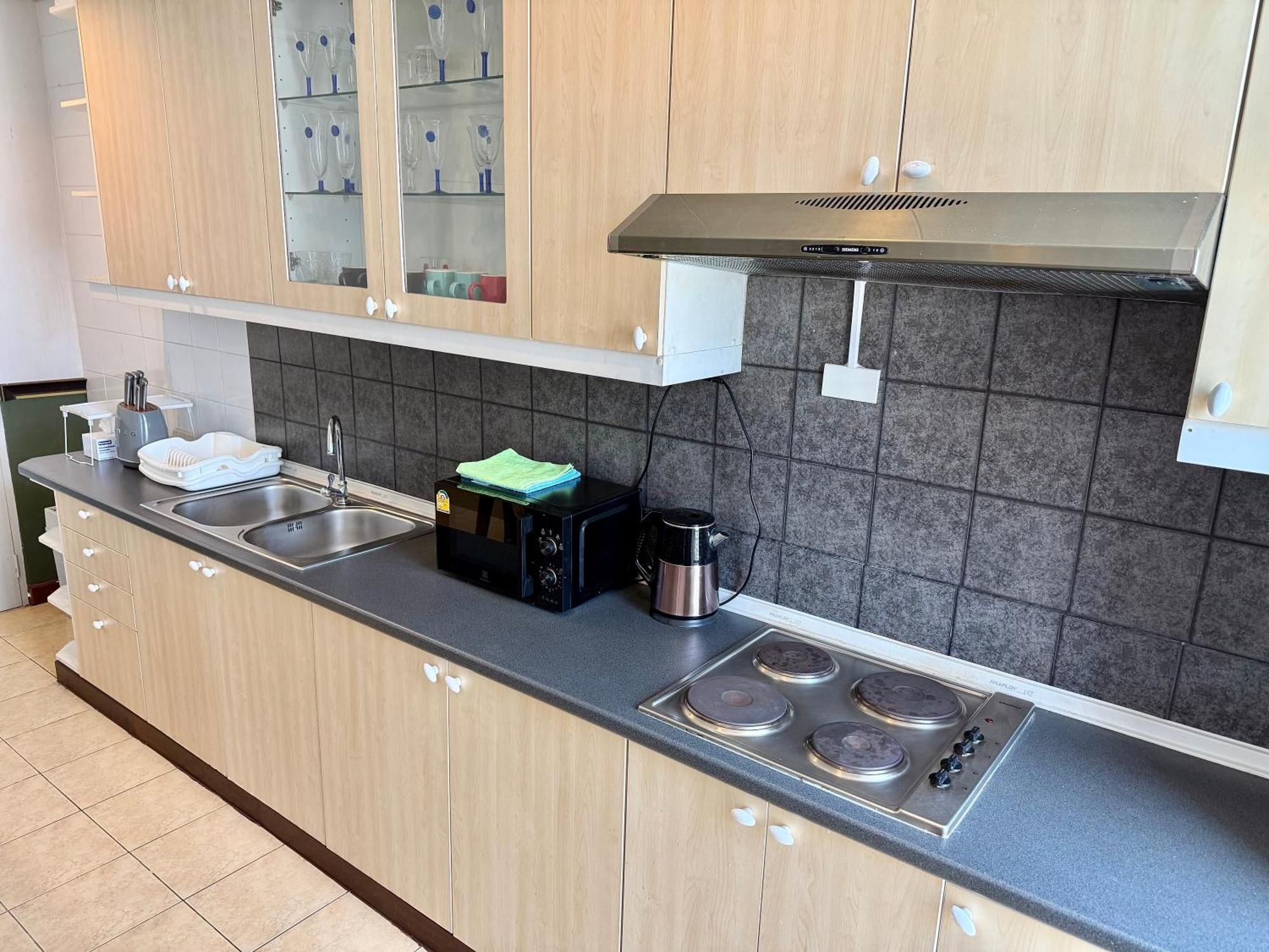 Samsen Suites Spacious 2Br Contemporary Thai Style Banguecoque Exterior foto