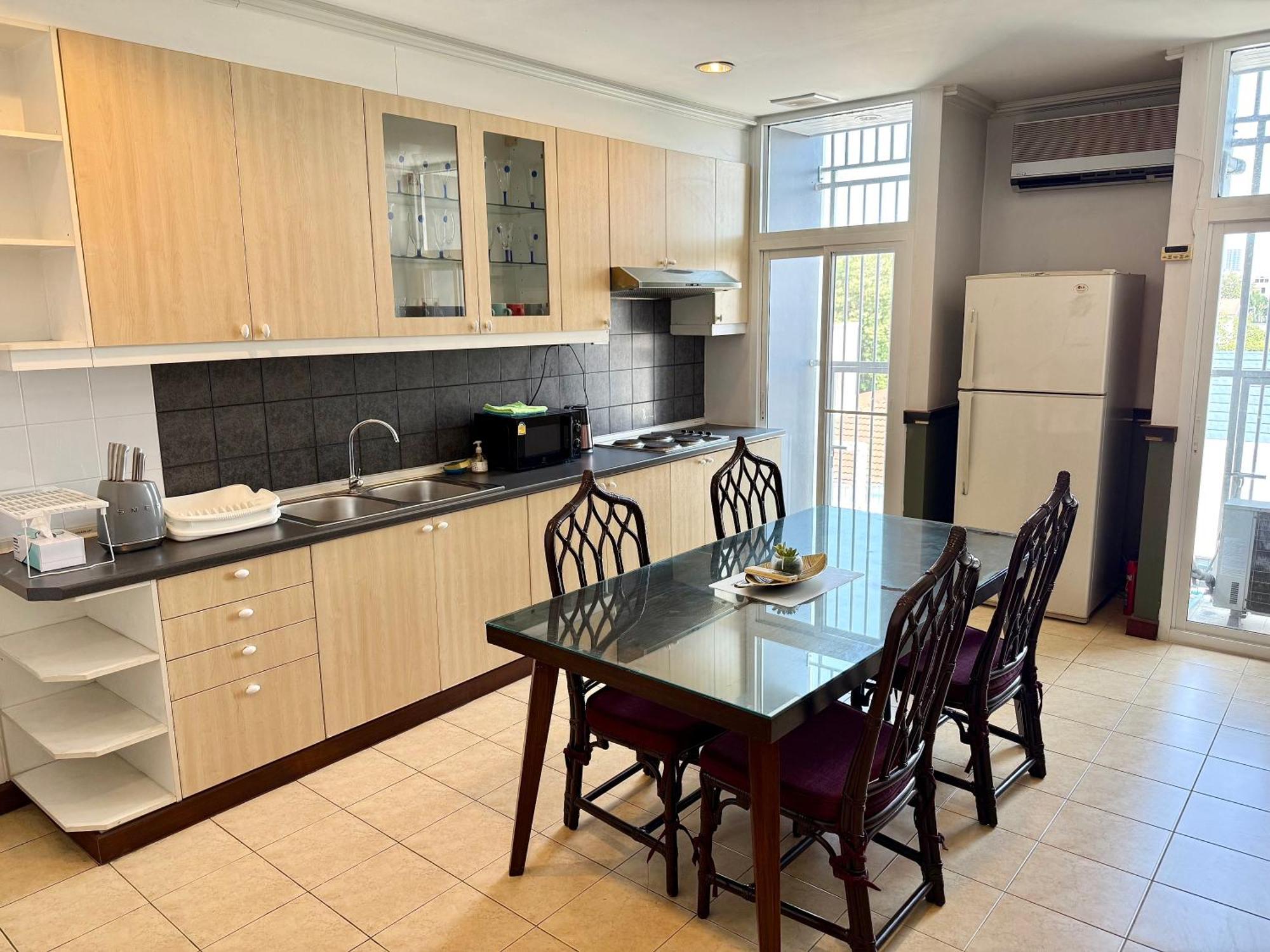 Samsen Suites Spacious 2Br Contemporary Thai Style Banguecoque Exterior foto