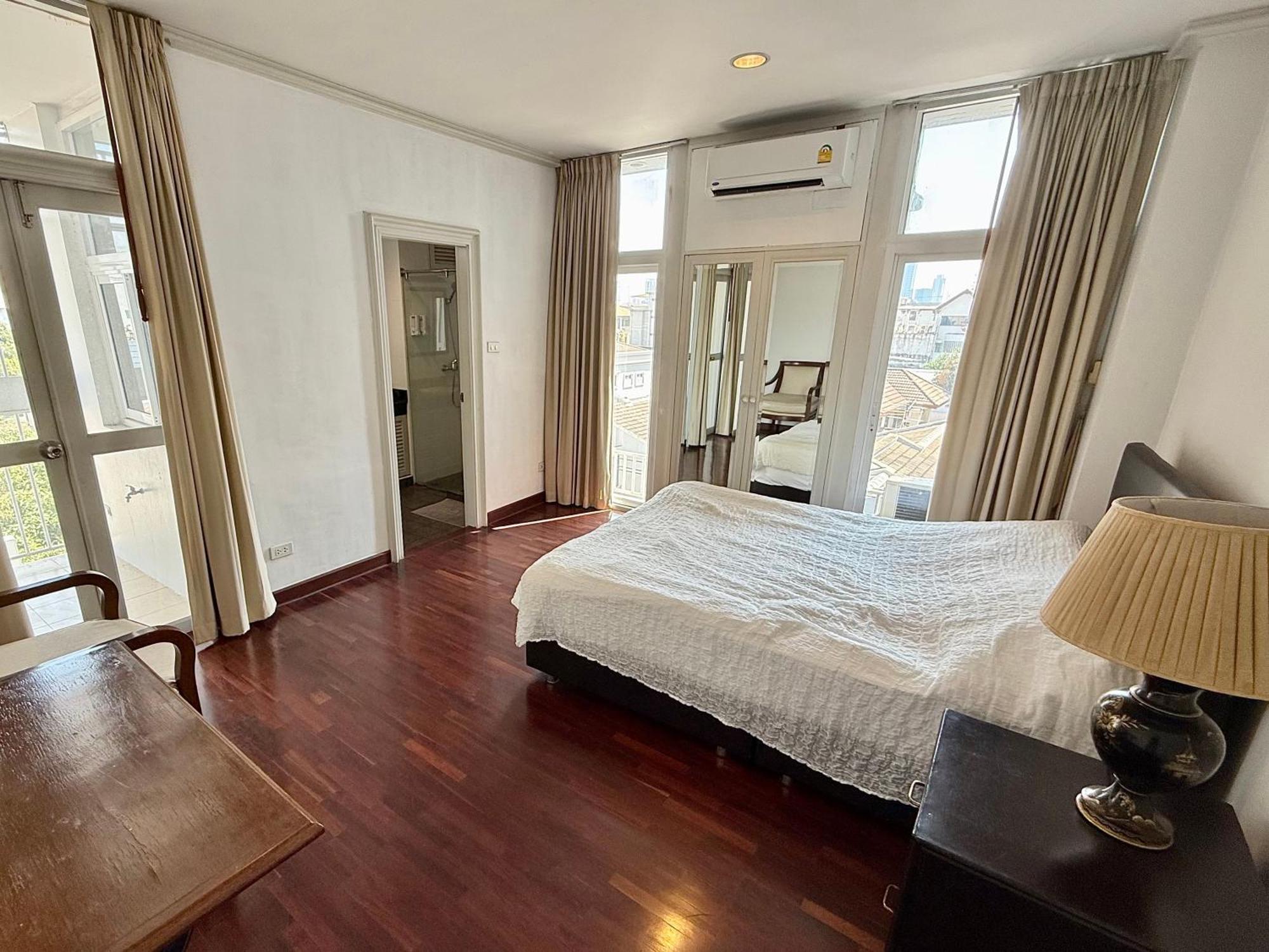 Samsen Suites Spacious 2Br Contemporary Thai Style Banguecoque Exterior foto